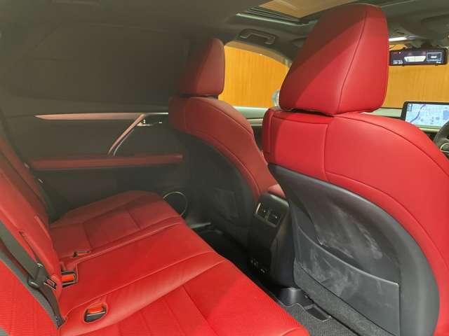 ＲＸ ＲＸ３００　Ｆスポーツ　サンルーフ　赤革シート　パワーシート　シートヒーター　ベンチレーション　レーダークルーズコントロール　ＨＵＤ　ステアリングヒーター　電動リアゲート　衝突被害軽減ブレーキ　レーンアシスト　ドラレコ（8枚目）