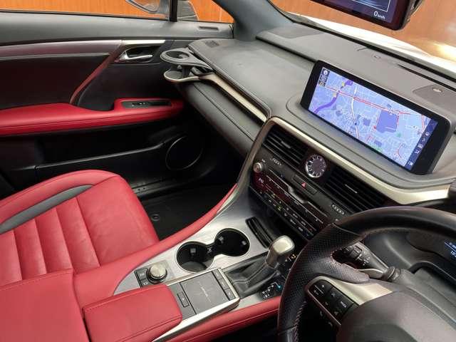 ＲＸ ＲＸ３００　Ｆスポーツ　サンルーフ　赤革シート　パワーシート　シートヒーター　ベンチレーション　レーダークルーズコントロール　ＨＵＤ　ステアリングヒーター　電動リアゲート　衝突被害軽減ブレーキ　レーンアシスト　ドラレコ（14枚目）