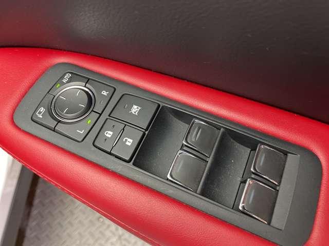 ＲＸ ＲＸ３００　Ｆスポーツ　サンルーフ　赤革シート　パワーシート　シートヒーター　ベンチレーション　レーダークルーズコントロール　ＨＵＤ　ステアリングヒーター　電動リアゲート　衝突被害軽減ブレーキ　レーンアシスト　ドラレコ（30枚目）