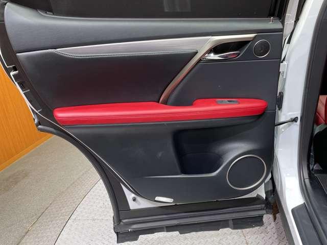 ＲＸ ＲＸ３００　Ｆスポーツ　サンルーフ　赤革シート　パワーシート　シートヒーター　ベンチレーション　レーダークルーズコントロール　ＨＵＤ　ステアリングヒーター　電動リアゲート　衝突被害軽減ブレーキ　レーンアシスト　ドラレコ（48枚目）