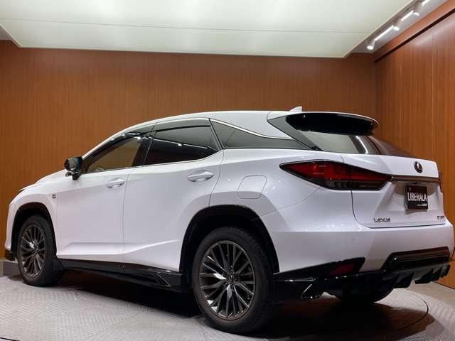 ＲＸ ＲＸ３００　Ｆスポーツ　サンルーフ　赤革シート　パワーシート　シートヒーター　ベンチレーション　レーダークルーズコントロール　ＨＵＤ　ステアリングヒーター　電動リアゲート　衝突被害軽減ブレーキ　レーンアシスト　ドラレコ（60枚目）