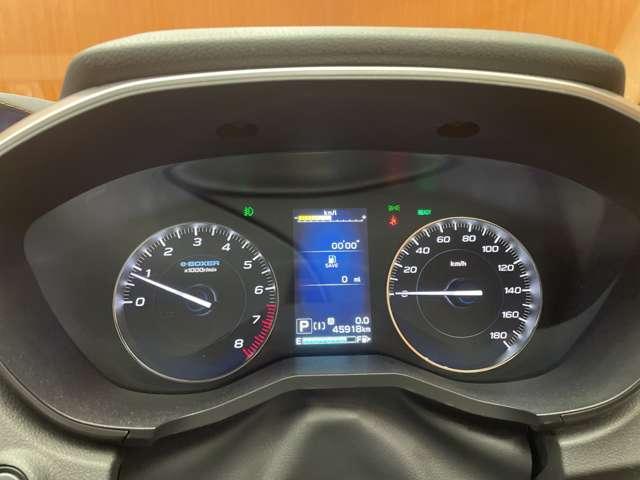 �}�b�g�u���b�N�Ƀz���C�g�̂k�h�a�d�q�`�k�`�̃��S�̌����ƊŔ��ڈ�ł��B