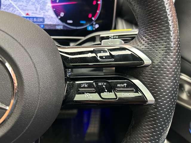 �}�b�g�u���b�N�Ƀz���C�g�̂k�h�a�d�q�`�k�`�̃��S�̌����ƊŔ��ڈ�ł��B