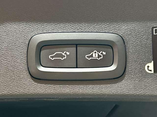 ＸＣ４０ Ｔ４　ＡＷＤ　Ｒデザイン　ＡＣＣ　半革シート　ナビ　ＴＶ　ＣａｒＰｌａｙ　３６０°カメラ　電動シート　シートヒーター　電動リアゲート　ＬＥＤライト　パークアシスト　衝突軽減Ｂ　ＢＳＭ　ＬＫＡ　ドラレコ　ＥＴＣ（49枚目）