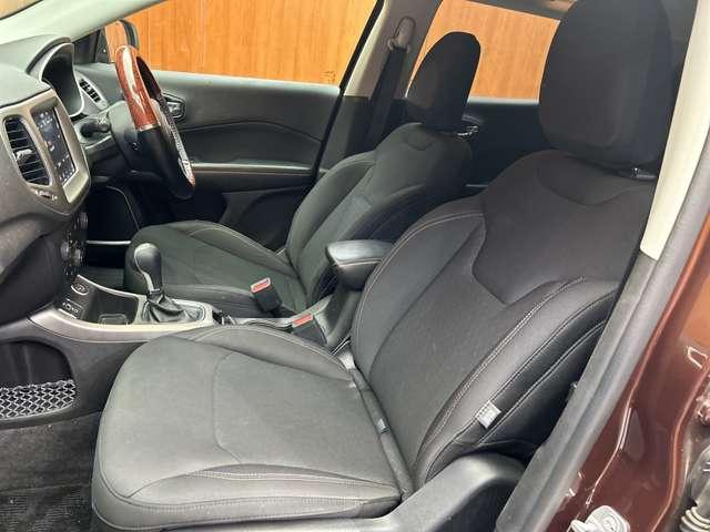 ジープ・コンパス ロンジチュード　純正ナビ　フルセグＴＶ　Ｂｌｕｅｔｏｏｔｈ　クルーズコントロール　ハロゲンヘッドライト　アイドリングストップ　電動パーキングブレーキ　スタッドレス＆アルミホイールセット付き　リアＰＤＣ　横滑り防止機能（32枚目）