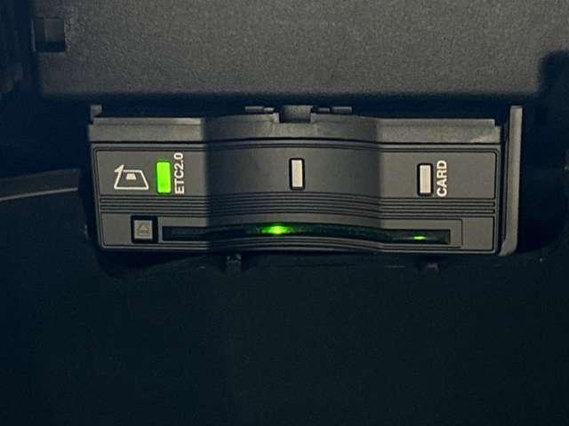 ＧＬＢ ＧＬＢ２００ｄ　４マチック　レザーエクスクルーシブＰＫＧ　パノラマＳＲ　アドバンスドＰＫＧ　ナビゲーションＰＫＧ　白革シート　ＡＣＣ　ＨＵＤ　３６０°カメラ　シートヒーター　ＬＥＤヘッドライト　アンビエントライト　ドラレコ（35枚目）