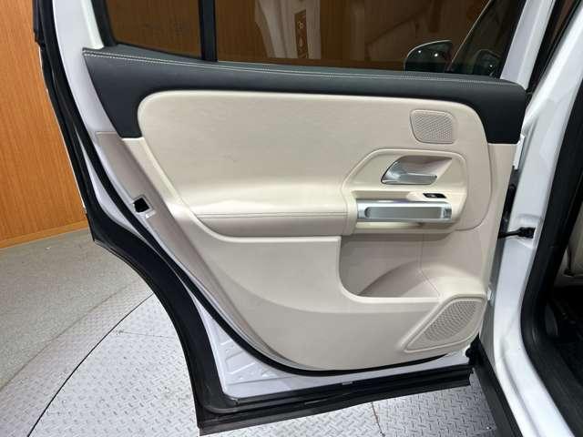 ＧＬＢ ＧＬＢ２００ｄ　４マチック　レザーエクスクルーシブＰＫＧ　パノラマＳＲ　アドバンスドＰＫＧ　ナビゲーションＰＫＧ　白革シート　ＡＣＣ　ＨＵＤ　３６０°カメラ　シートヒーター　ＬＥＤヘッドライト　アンビエントライト　ドラレコ（42枚目）