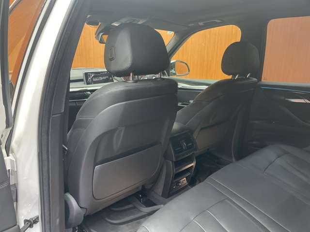 �}�b�g�u���b�N�Ƀz���C�g�̂k�h�a�d�q�`�k�`�̃��S�̌����ƊŔ��ڈ�ł��B