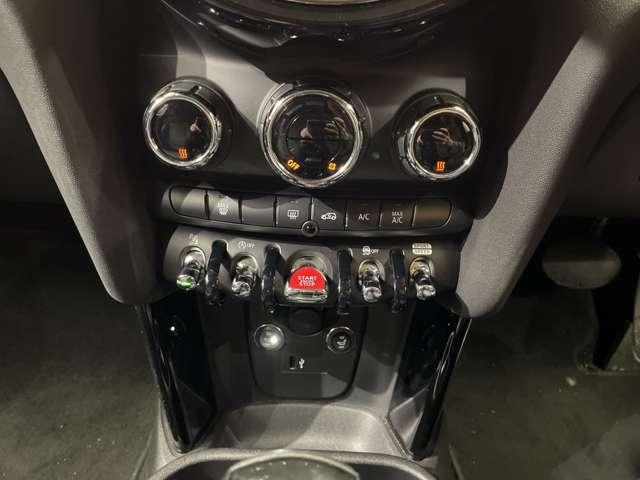 �A���ԃf�B�[���[�̗p�̃h���C�u���R�[�_�[���I�ׂ܂��B������̎��̂̍ۂ̂����Ƃ��Ă������ł��傤���H���̑��l�X�ȃI�v�V���������p�ӂ��Ă���܂��B