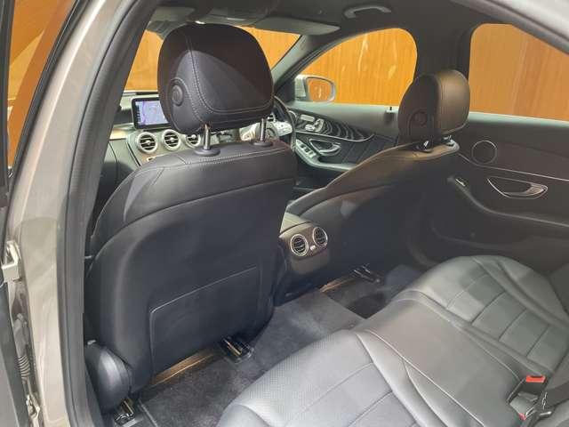 �}�b�g�u���b�N�Ƀz���C�g�̂k�h�a�d�q�`�k�`�̃��S�̌����ƊŔ��ڈ�ł��B