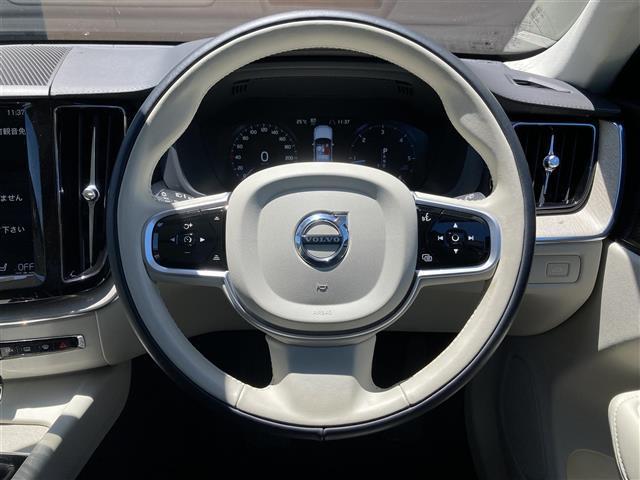 ＸＣ６０ Ｄ４　ＡＷＤ　インスクリプション　パノラミックＳＲ　ｈａｒｍａｎ／ｋａｒｄｏｎ　純正ナビ　ＣＤ　Ｂｌｕｅｔｏｏｔｈ　フルセグテレビ　ＣａｒＰｌａｙ　ＡｎｄｒｏｉｄＡｕｔｏ　３６０°カメラ　白革シート　マッサージ　ベンチレーション（11枚目）