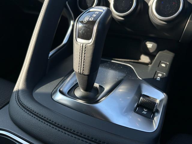 Ｅペイス ベースグレード　１８０ＰＳ　フルセグテレビ　Ｂｌｕｅｔｏｏｔｈ　ＣａｒＰｌａｙ　アダプティブクルーズコントロール　全方位カメラ　純正フロアマット　純正１７インチアルミホイール　純正ナヒ゛　ＬＥＤライト　ＡＢＳ（25枚目）