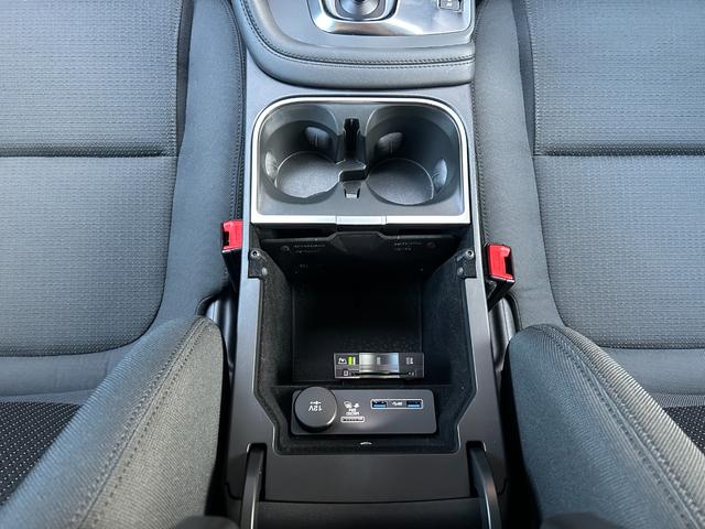 Ｅペイス ベースグレード　１８０ＰＳ　フルセグテレビ　Ｂｌｕｅｔｏｏｔｈ　ＣａｒＰｌａｙ　アダプティブクルーズコントロール　全方位カメラ　純正フロアマット　純正１７インチアルミホイール　純正ナヒ゛　ＬＥＤライト　ＡＢＳ（27枚目）
