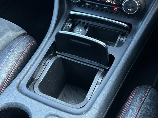 ＣＬＡクラス シューティングブレーク ＣＬＡ１８０　シューティングブレーク　スポーツ　純正ＨＤＤナビ　バックカメラ　アクティブクルーズコントロール　パワーバックドア　ＢＳＭ　衝突軽減　ＥＴＣ　純正ＬＥＤヘッドライト　純正フロアマット　シートヒーター　　ハーフレザーシート　純正１８ＡＷ（31枚目）