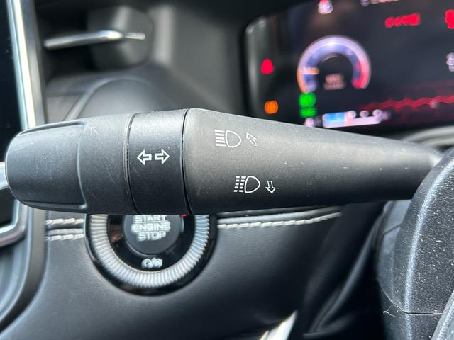ジープ・コマンダー リミテッド　純正ナビ　Ｂｌｕｅｔｏｏｔｈ　全方位カメラ　ＬＥＤライト　ブラックレザーシート　パワーシート　シートヒーター　ＥＴＣ　アダプティブクルーズコントロール　ＣａｒＰｌａｙ　スライディングサンルーフ（19枚目）