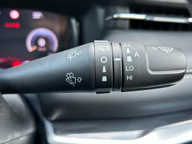 ジープ・コマンダー リミテッド　純正ナビ　Ｂｌｕｅｔｏｏｔｈ　全方位カメラ　ＬＥＤライト　ブラックレザーシート　パワーシート　シートヒーター　ＥＴＣ　アダプティブクルーズコントロール　ＣａｒＰｌａｙ　スライディングサンルーフ（20枚目）