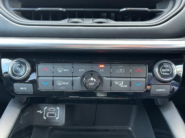 ジープ・コマンダー リミテッド　純正ナビ　Ｂｌｕｅｔｏｏｔｈ　全方位カメラ　ＬＥＤライト　ブラックレザーシート　パワーシート　シートヒーター　ＥＴＣ　アダプティブクルーズコントロール　ＣａｒＰｌａｙ　スライディングサンルーフ（27枚目）