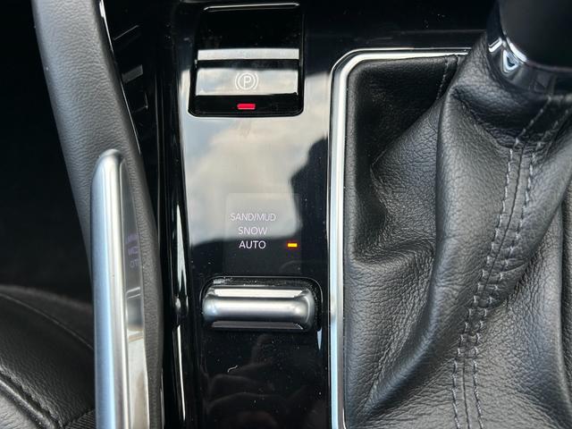 ジープ・コマンダー リミテッド　純正ナビ　Ｂｌｕｅｔｏｏｔｈ　全方位カメラ　ＬＥＤライト　ブラックレザーシート　パワーシート　シートヒーター　ＥＴＣ　アダプティブクルーズコントロール　ＣａｒＰｌａｙ　スライディングサンルーフ（30枚目）