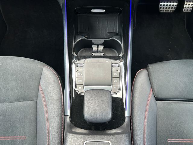 GLB GLB200d 4マチック AMGライン 純正メモリーナビ 全方位カメラ ETC ブラインドスポットモニター LEDライト ハーフレザーシート DNシートヒーター 前後ドライブレコーダー アダプティブクルーズコントロール(31枚目)