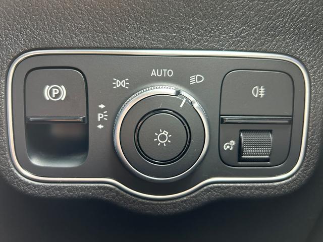 GLB GLB200d 4マチック AMGライン 純正メモリーナビ 全方位カメラ ETC ブラインドスポットモニター LEDライト ハーフレザーシート DNシートヒーター 前後ドライブレコーダー アダプティブクルーズコントロール(48枚目)