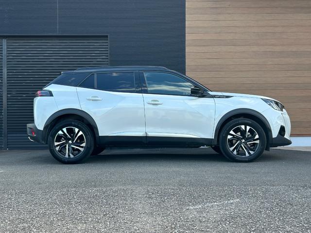 ２００８ ＧＴライン　ブラインドスポットモニター　アダプティブクルーズコントロール　純正ディスプレイオーディオ　ブラックハーフレザーシート　ＤＮ席シートヒーター　ＬＥＤライト　パノラミックサンルーフ（10枚目）