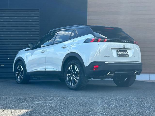 ２００８ ＧＴライン　ブラインドスポットモニター　アダプティブクルーズコントロール　純正ディスプレイオーディオ　ブラックハーフレザーシート　ＤＮ席シートヒーター　ＬＥＤライト　パノラミックサンルーフ（11枚目）