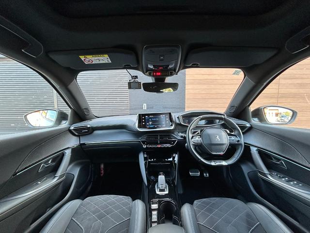 ２００８ ＧＴライン　ブラインドスポットモニター　アダプティブクルーズコントロール　純正ディスプレイオーディオ　ブラックハーフレザーシート　ＤＮ席シートヒーター　ＬＥＤライト　パノラミックサンルーフ（14枚目）