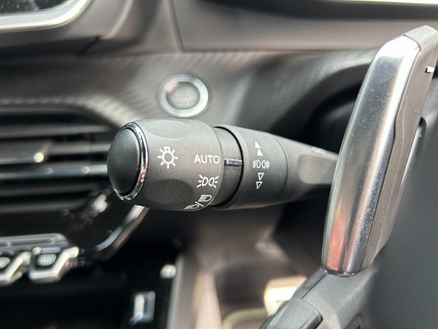 ２００８ ＧＴライン　ブラインドスポットモニター　アダプティブクルーズコントロール　純正ディスプレイオーディオ　ブラックハーフレザーシート　ＤＮ席シートヒーター　ＬＥＤライト　パノラミックサンルーフ（20枚目）