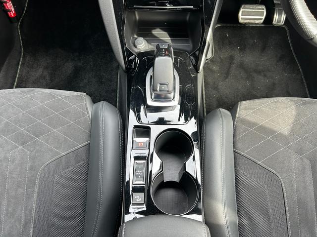 ２００８ ＧＴライン　ブラインドスポットモニター　アダプティブクルーズコントロール　純正ディスプレイオーディオ　ブラックハーフレザーシート　ＤＮ席シートヒーター　ＬＥＤライト　パノラミックサンルーフ（35枚目）