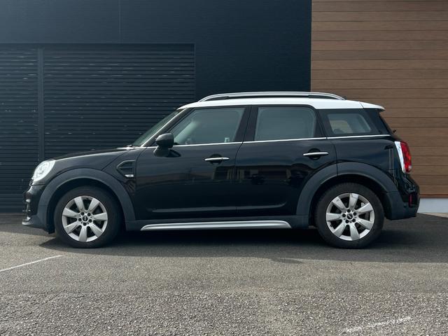 ＭＩＮＩ クーパーＤ　クロスオーバー　純正ナビ　ＡＵＸ　Ｂｌｕｅｔｏｏｔｈ　フォグライト　純正アルミホイール１７インチ　クルーズコントロール　バックカメラ　パワーバックドア　コーナーセンサー（9枚目）