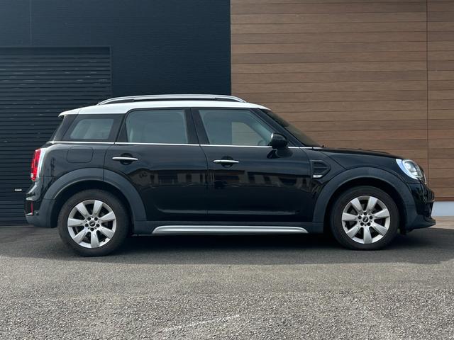 ＭＩＮＩ クーパーＤ　クロスオーバー　純正ナビ　ＡＵＸ　Ｂｌｕｅｔｏｏｔｈ　フォグライト　純正アルミホイール１７インチ　クルーズコントロール　バックカメラ　パワーバックドア　コーナーセンサー（10枚目）