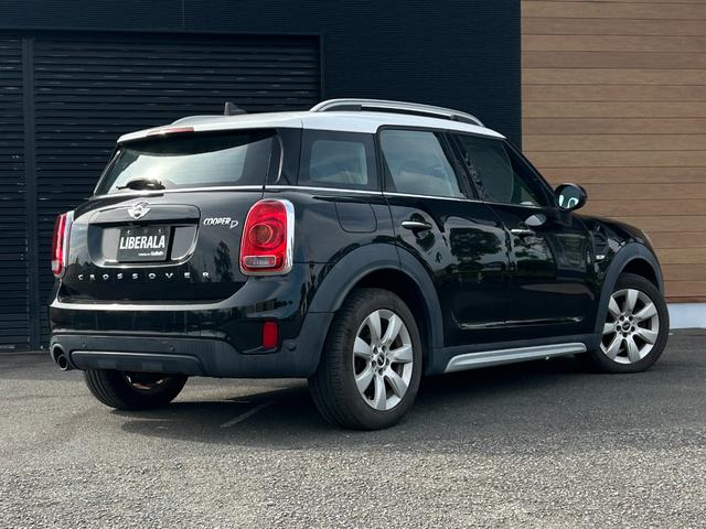 ＭＩＮＩ クーパーＤ　クロスオーバー　純正ナビ　ＡＵＸ　Ｂｌｕｅｔｏｏｔｈ　フォグライト　純正アルミホイール１７インチ　クルーズコントロール　バックカメラ　パワーバックドア　コーナーセンサー（13枚目）
