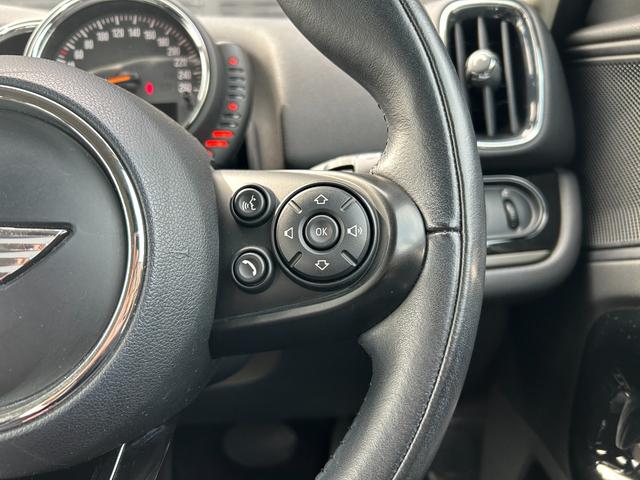 ＭＩＮＩ クーパーＤ　クロスオーバー　純正ナビ　ＡＵＸ　Ｂｌｕｅｔｏｏｔｈ　フォグライト　純正アルミホイール１７インチ　クルーズコントロール　バックカメラ　パワーバックドア　コーナーセンサー（18枚目）