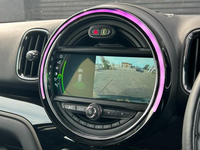 ＭＩＮＩ クーパーＤ　クロスオーバー　純正ナビ　ＡＵＸ　Ｂｌｕｅｔｏｏｔｈ　フォグライト　純正アルミホイール１７インチ　クルーズコントロール　バックカメラ　パワーバックドア　コーナーセンサー（21枚目）