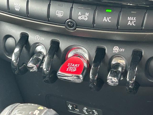 ＭＩＮＩ クーパーＤ　クロスオーバー　純正ナビ　ＡＵＸ　Ｂｌｕｅｔｏｏｔｈ　フォグライト　純正アルミホイール１７インチ　クルーズコントロール　バックカメラ　パワーバックドア　コーナーセンサー（29枚目）
