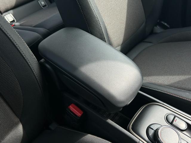 ＭＩＮＩ クーパーＤ　クロスオーバー　純正ナビ　ＡＵＸ　Ｂｌｕｅｔｏｏｔｈ　フォグライト　純正アルミホイール１７インチ　クルーズコントロール　バックカメラ　パワーバックドア　コーナーセンサー（33枚目）