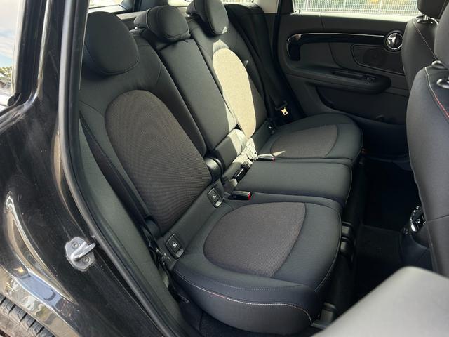ＭＩＮＩ クーパーＤ　クロスオーバー　純正ナビ　ＡＵＸ　Ｂｌｕｅｔｏｏｔｈ　フォグライト　純正アルミホイール１７インチ　クルーズコントロール　バックカメラ　パワーバックドア　コーナーセンサー（41枚目）