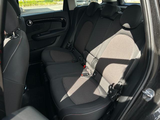 ＭＩＮＩ クーパーＤ　クロスオーバー　純正ナビ　ＡＵＸ　Ｂｌｕｅｔｏｏｔｈ　フォグライト　純正アルミホイール１７インチ　クルーズコントロール　バックカメラ　パワーバックドア　コーナーセンサー（42枚目）