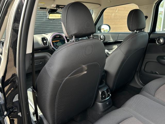 ＭＩＮＩ クーパーＤ　クロスオーバー　純正ナビ　ＡＵＸ　Ｂｌｕｅｔｏｏｔｈ　フォグライト　純正アルミホイール１７インチ　クルーズコントロール　バックカメラ　パワーバックドア　コーナーセンサー（43枚目）