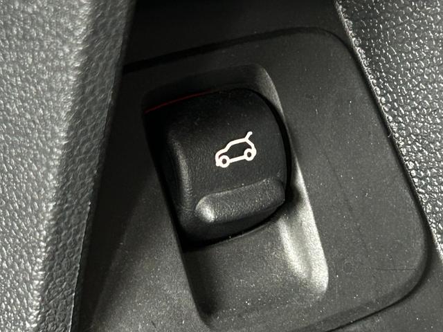 ＭＩＮＩ クーパーＤ　クロスオーバー　純正ナビ　ＡＵＸ　Ｂｌｕｅｔｏｏｔｈ　フォグライト　純正アルミホイール１７インチ　クルーズコントロール　バックカメラ　パワーバックドア　コーナーセンサー（49枚目）