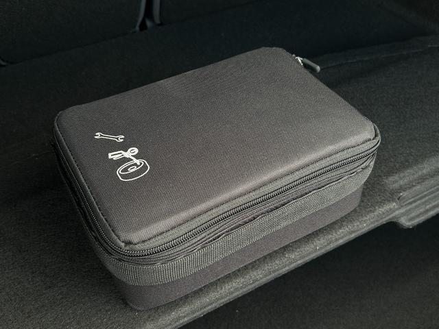 ＭＩＮＩ クーパーＤ　クロスオーバー　純正ナビ　ＡＵＸ　Ｂｌｕｅｔｏｏｔｈ　フォグライト　純正アルミホイール１７インチ　クルーズコントロール　バックカメラ　パワーバックドア　コーナーセンサー（60枚目）