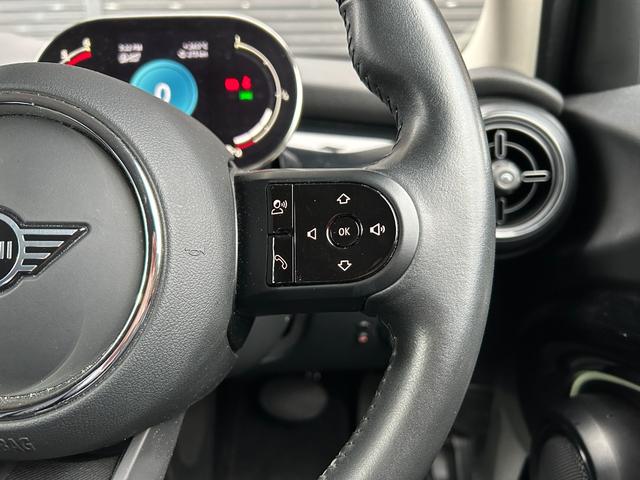 ＭＩＮＩ クーパーＤ　クラシック・トリム　ワンオーナー　バックカメラ　エニグマティックブラック　ＬＥＤヘッドライト　Ａｐｐｌｅ　Ｃａｒ　Ｐｌａｙ　純正アルミホイール１６インチ　シートヒーター　クルーズコントロール　ＵＳＢ（19枚目）