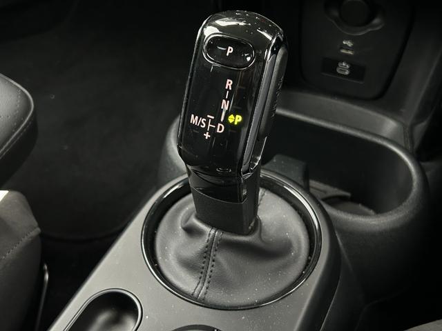 ＭＩＮＩ クーパーＤ　クラシック・トリム　ワンオーナー　バックカメラ　エニグマティックブラック　ＬＥＤヘッドライト　Ａｐｐｌｅ　Ｃａｒ　Ｐｌａｙ　純正アルミホイール１６インチ　シートヒーター　クルーズコントロール　ＵＳＢ（32枚目）