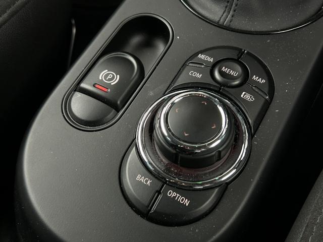 ＭＩＮＩ クーパーＤ　クラシック・トリム　ワンオーナー　バックカメラ　エニグマティックブラック　ＬＥＤヘッドライト　Ａｐｐｌｅ　Ｃａｒ　Ｐｌａｙ　純正アルミホイール１６インチ　シートヒーター　クルーズコントロール　ＵＳＢ（33枚目）