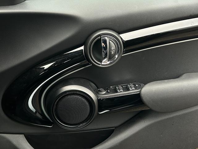ＭＩＮＩ クーパーＤ　クラシック・トリム　ワンオーナー　バックカメラ　エニグマティックブラック　ＬＥＤヘッドライト　Ａｐｐｌｅ　Ｃａｒ　Ｐｌａｙ　純正アルミホイール１６インチ　シートヒーター　クルーズコントロール　ＵＳＢ（38枚目）