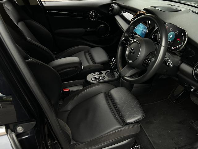 ＭＩＮＩ クーパーＤ　クラシック・トリム　ワンオーナー　バックカメラ　エニグマティックブラック　ＬＥＤヘッドライト　Ａｐｐｌｅ　Ｃａｒ　Ｐｌａｙ　純正アルミホイール１６インチ　シートヒーター　クルーズコントロール　ＵＳＢ（46枚目）