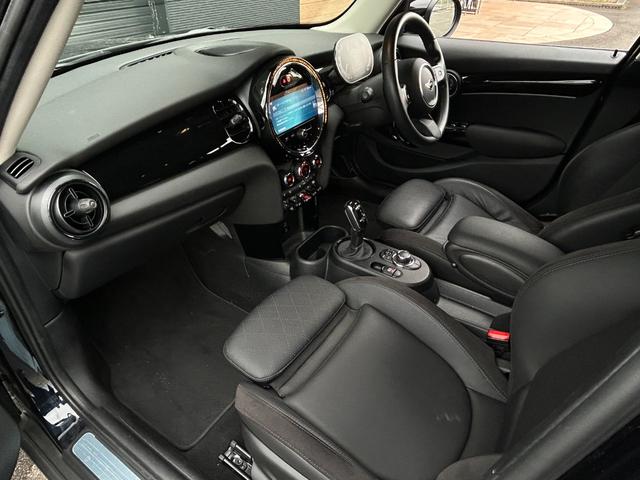 ＭＩＮＩ クーパーＤ　クラシック・トリム　ワンオーナー　バックカメラ　エニグマティックブラック　ＬＥＤヘッドライト　Ａｐｐｌｅ　Ｃａｒ　Ｐｌａｙ　純正アルミホイール１６インチ　シートヒーター　クルーズコントロール　ＵＳＢ（51枚目）