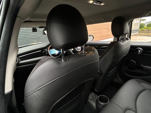 ＭＩＮＩ クーパーＤ　クラシック・トリム　ワンオーナー　バックカメラ　エニグマティックブラック　ＬＥＤヘッドライト　Ａｐｐｌｅ　Ｃａｒ　Ｐｌａｙ　純正アルミホイール１６インチ　シートヒーター　クルーズコントロール　ＵＳＢ（53枚目）