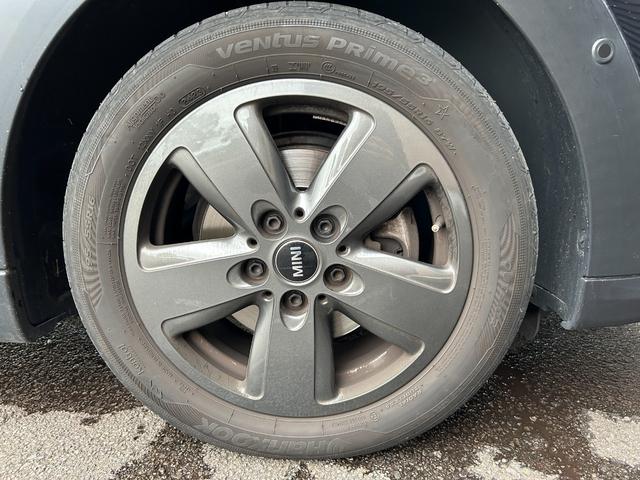 ＭＩＮＩ クーパーＤ　クラシック・トリム　ワンオーナー　バックカメラ　エニグマティックブラック　ＬＥＤヘッドライト　Ａｐｐｌｅ　Ｃａｒ　Ｐｌａｙ　純正アルミホイール１６インチ　シートヒーター　クルーズコントロール　ＵＳＢ（66枚目）