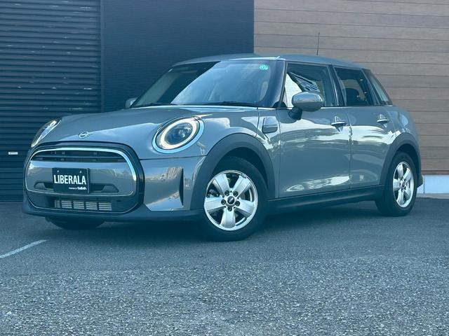 ＭＩＮＩ ワン　クラシック・トリム　純正ナビ・ＡＭ・ＦＭ　バックカメラ　ＬＥＤライト　コーナーセンサー　純正アルミホイール１５インチ　ハーフレザーシート　クルーズコントロール　ＥＴＣ　ＵＳＢ　スマートキー（6枚目）